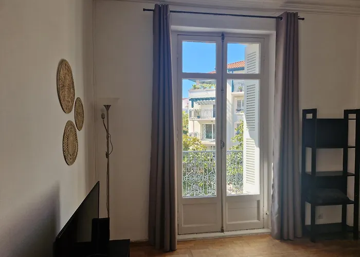 Beautiful And Bright 1st Floor Flat With Large Terrace - Center Biarritz