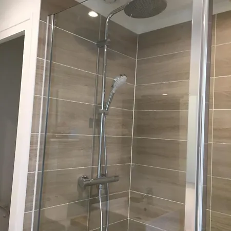 Apartment Beautiful And Bright 1st Floor Flat With Large Terrace - Center *