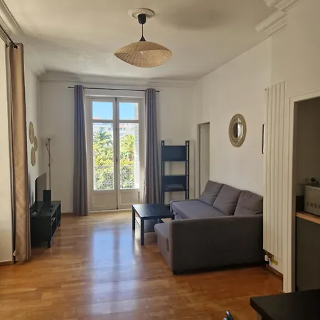 Apartment Beautiful And Bright 1st Floor Flat With Large Terrace - Center *