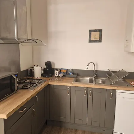 公寓 Beautiful And Bright 1st Floor Flat With Large Terrace - Center *