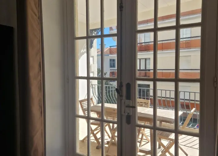 Beautiful And Bright 1st Floor Flat With Large Terrace - Center 公寓 *