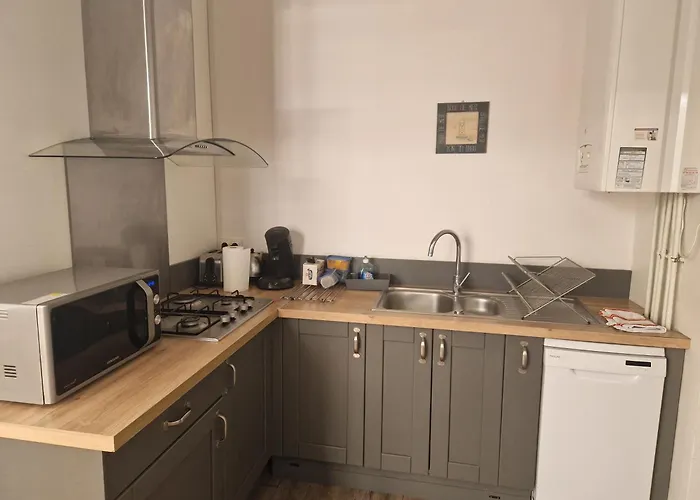 公寓 Beautiful And Bright 1st Floor Flat With Large Terrace - Center *